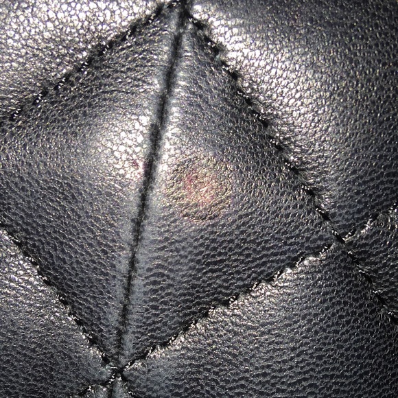 💕DKNY Donna Karen New York Black Quilted Small Shoulder Bag - Picture 6 of 12